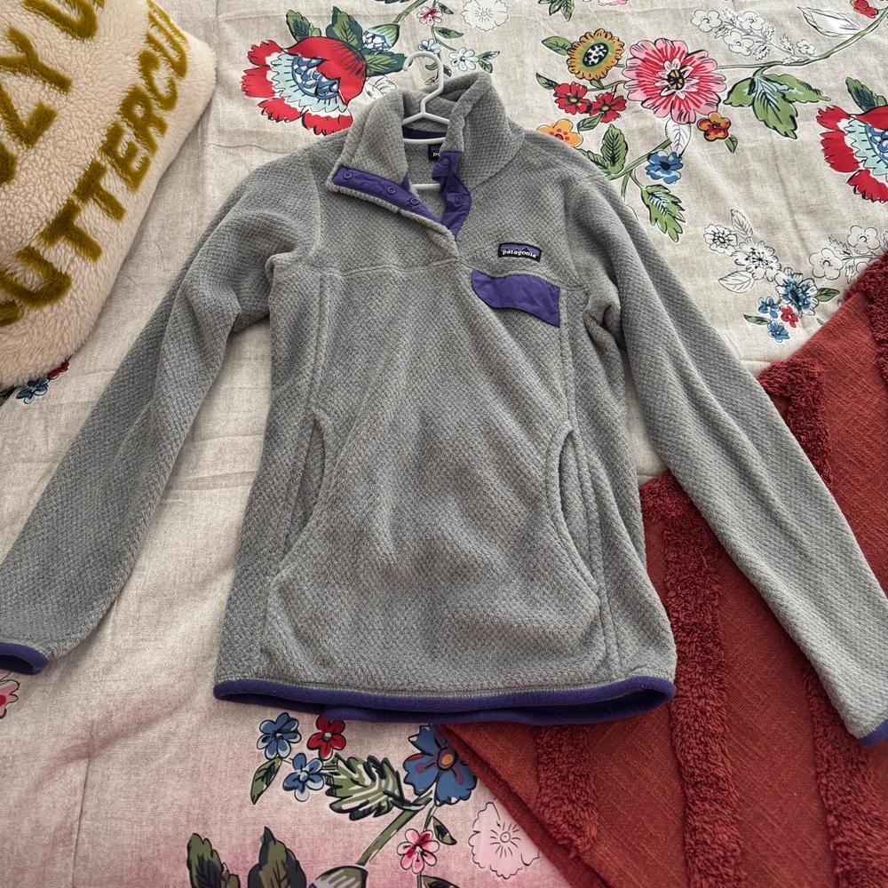 Gray women’s fleece pullover